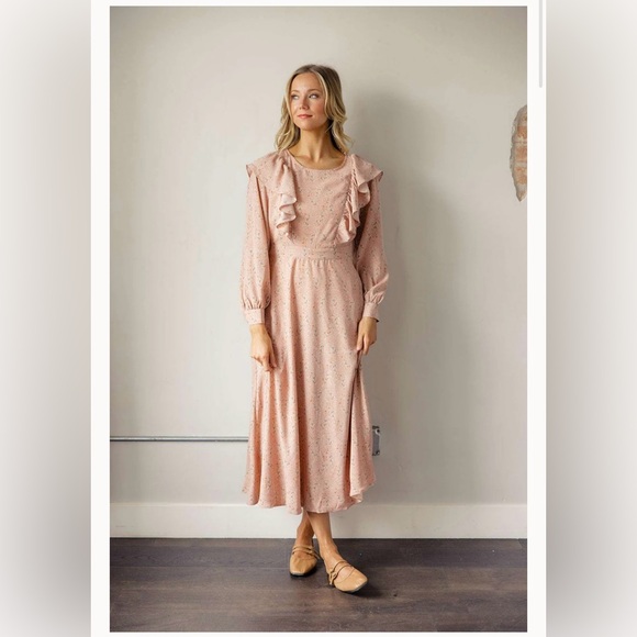 Roolee Women’s Pink True Loves Kiss MOM Nursing Ruffled Midi Dress - Picture 1 of 10